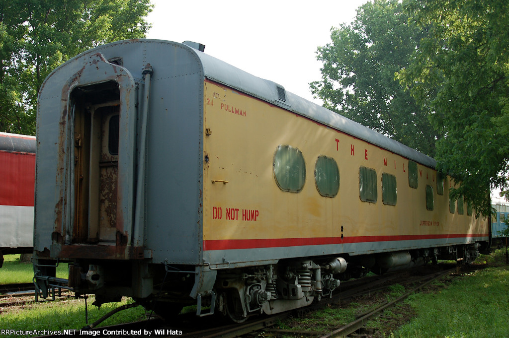 Milwaukee Road 8-6-4 Sleeper 24 "Jefferson River"